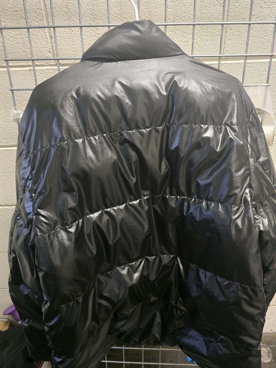 Fashion Men Black Puffer Jacket with Red Lining