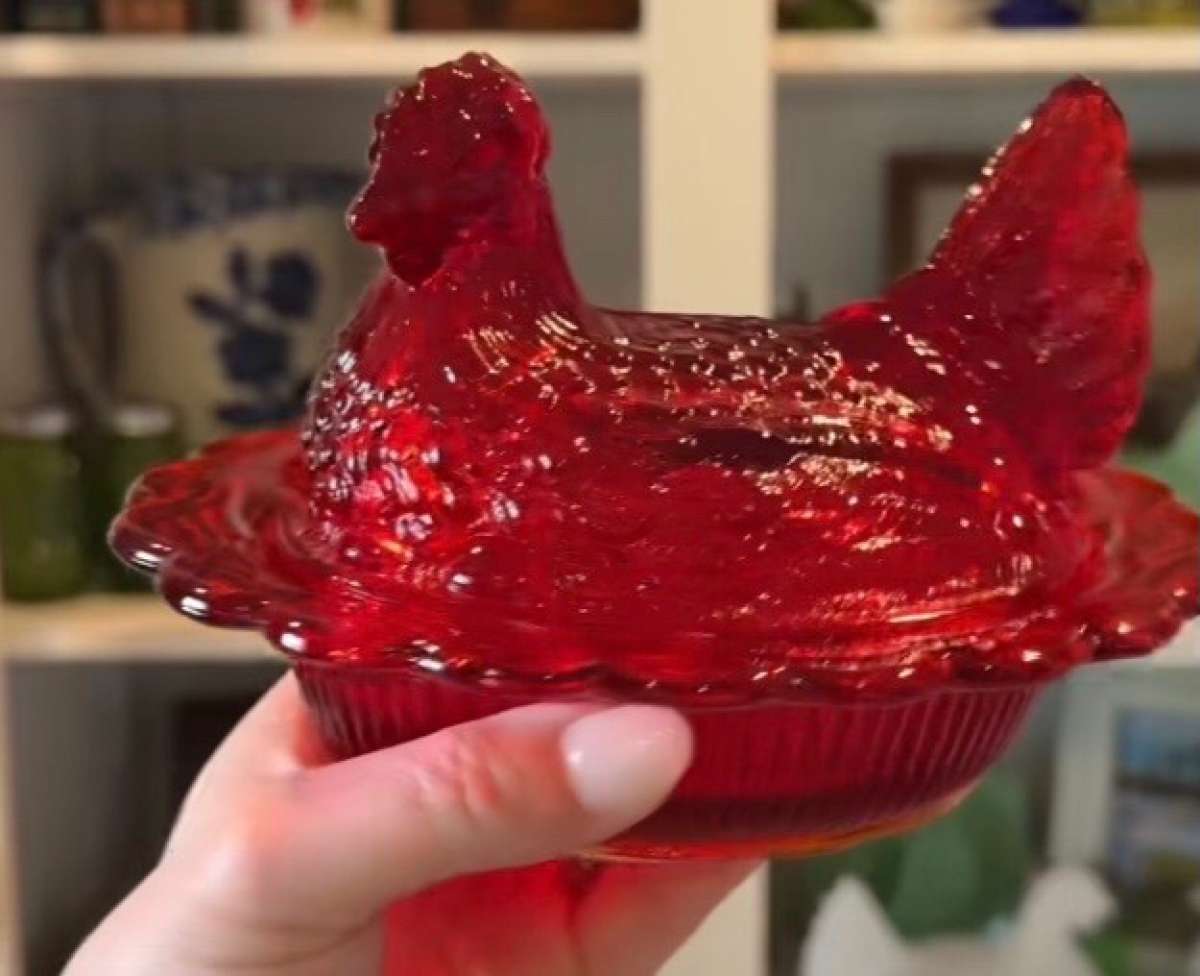 vintage glass hens on nest