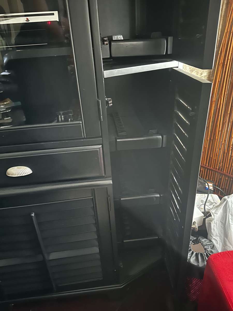 Entertainment center