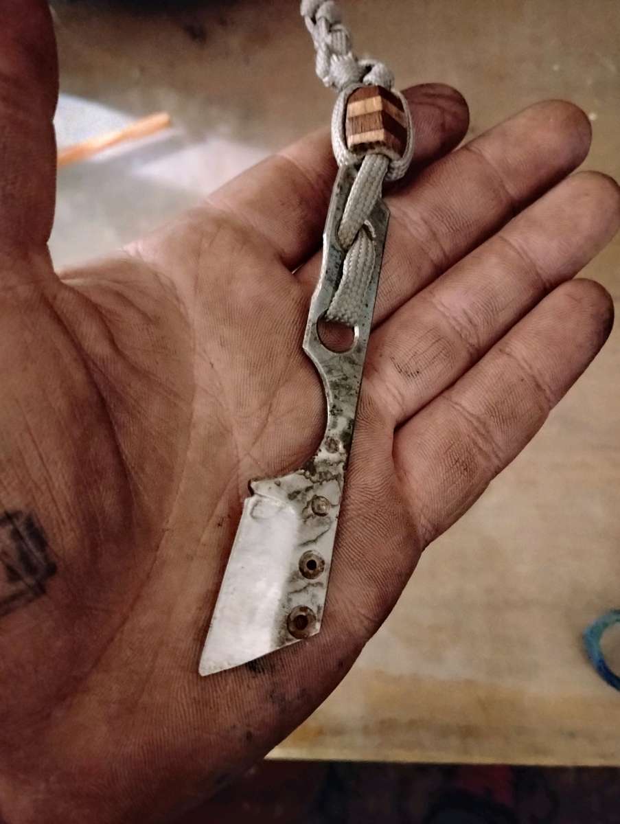 handcrafted custom made fixed blade utility knife