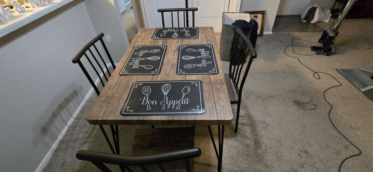 moving to a new city and dont need my furniture