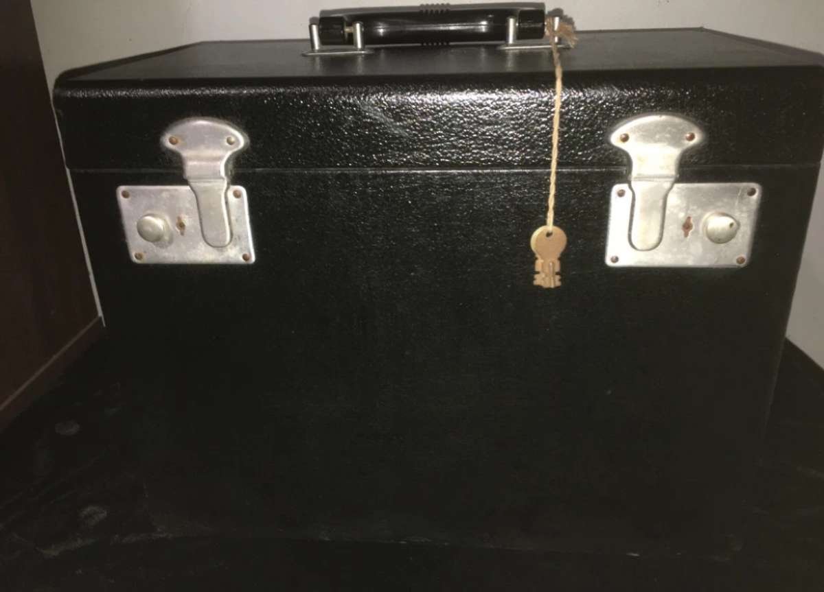 Singer 222k Sewing Machine