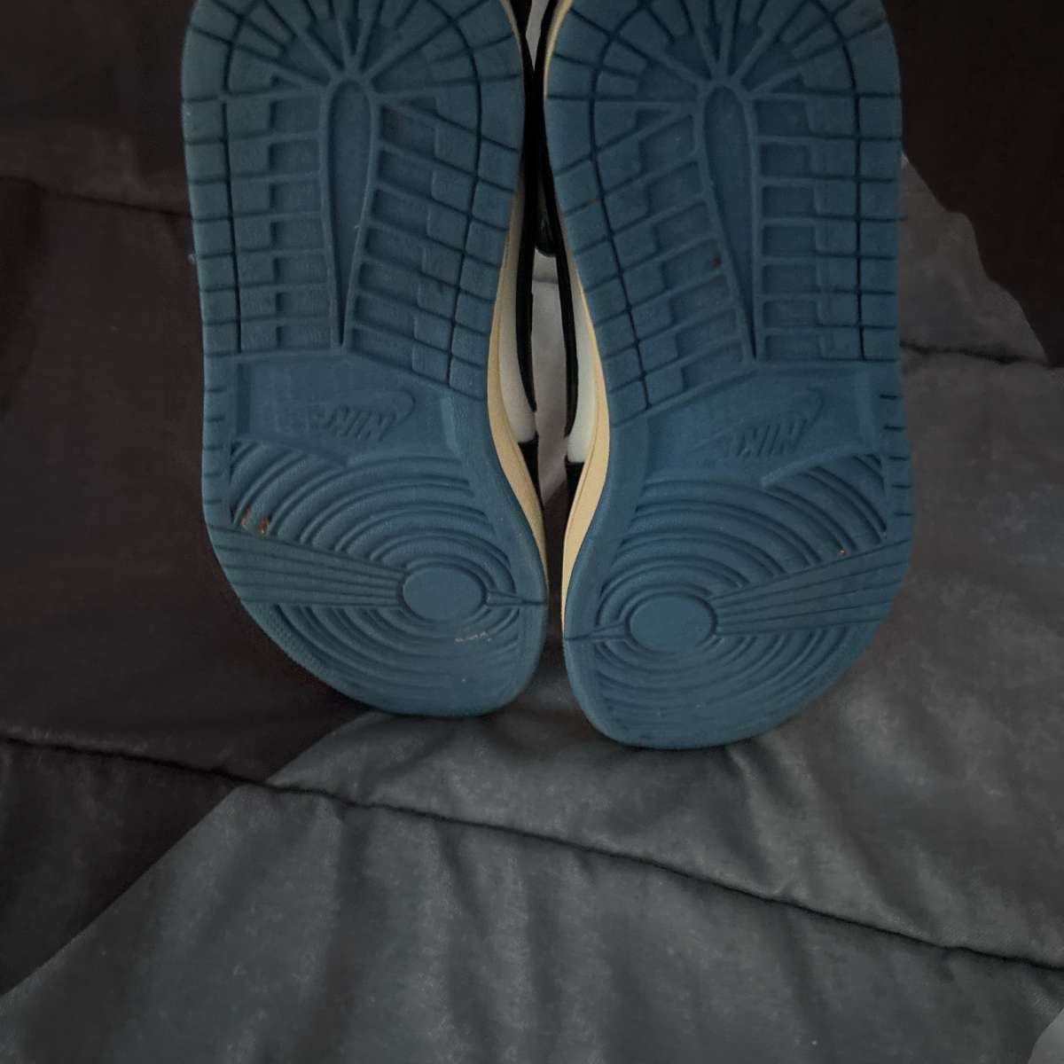 Travis Scott Fragment Low shipping available