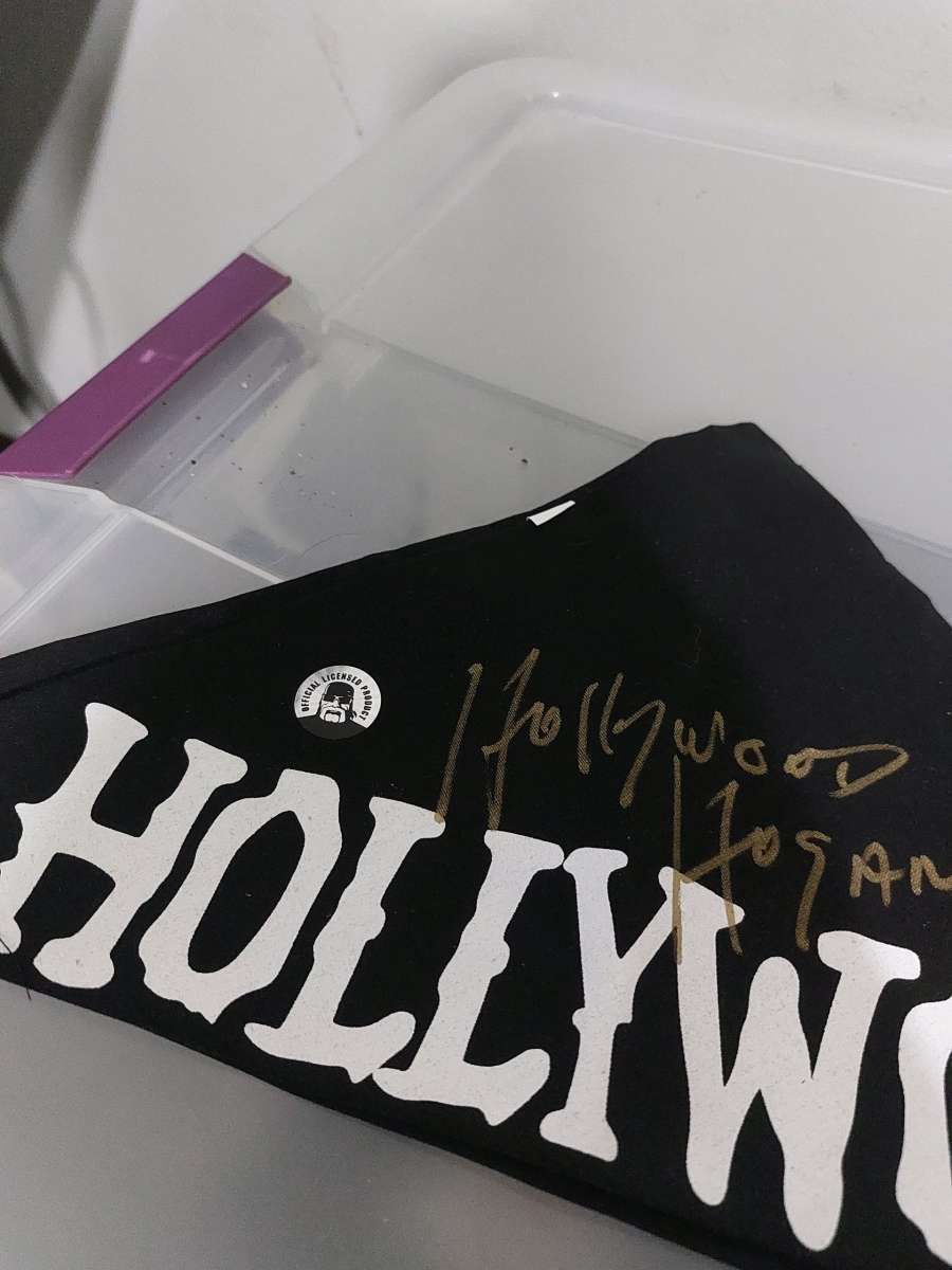 autograph Hollywood Hogan bandana