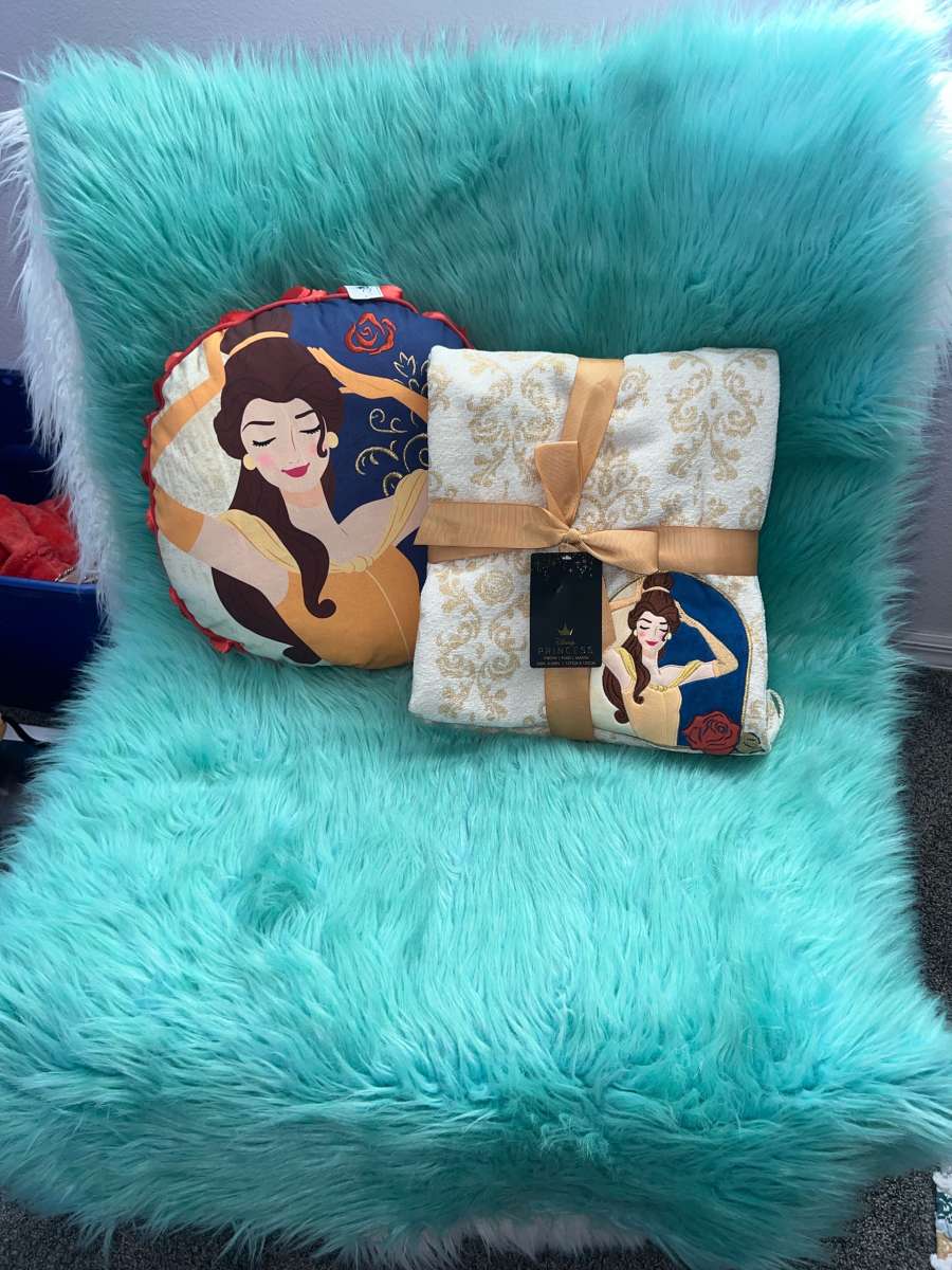 NWT Disney Princess Throw Blanket And Pillow Set