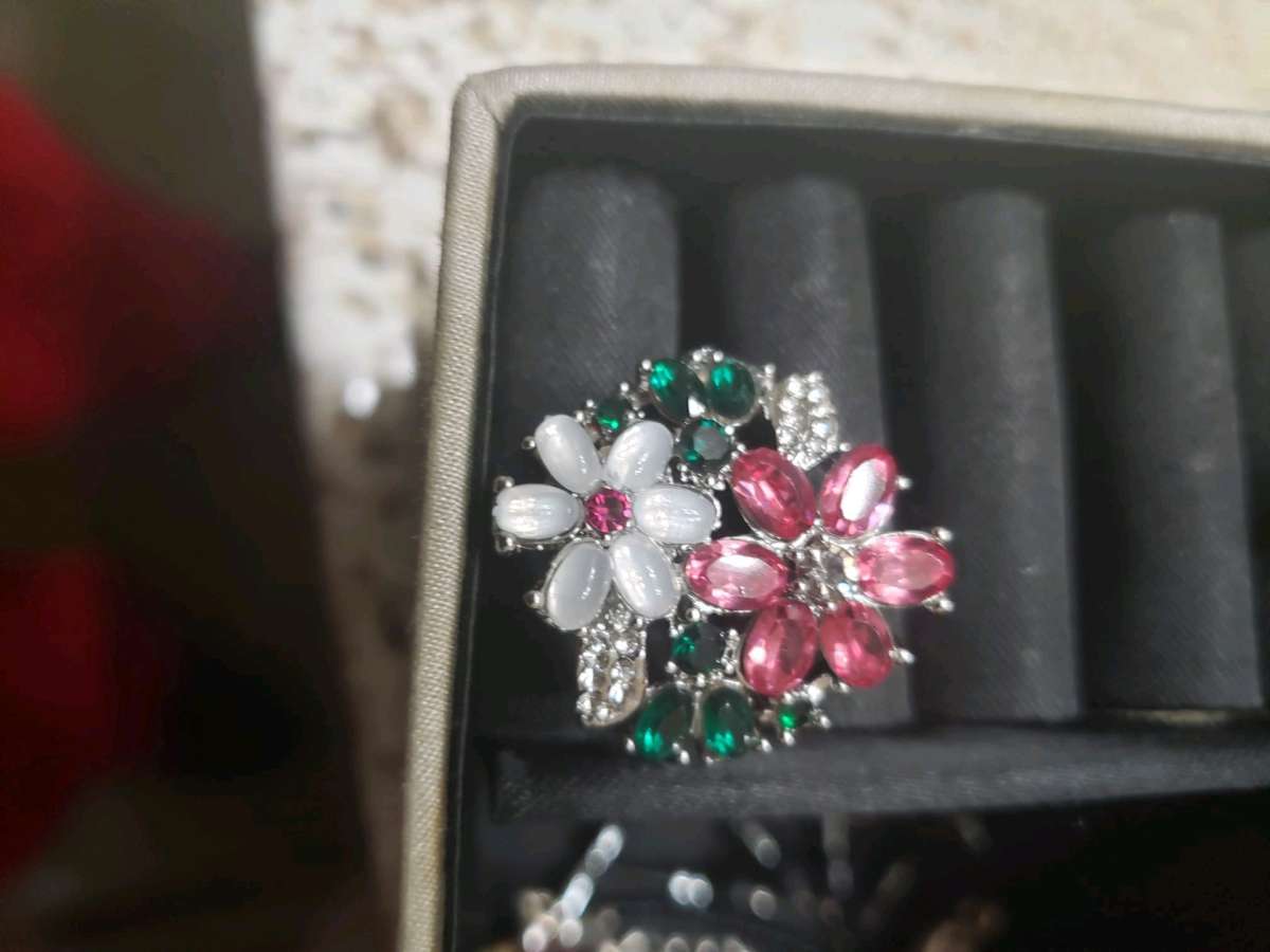 Natural Ruby White Sapphire Flowers Sterling Silver Ring Siz