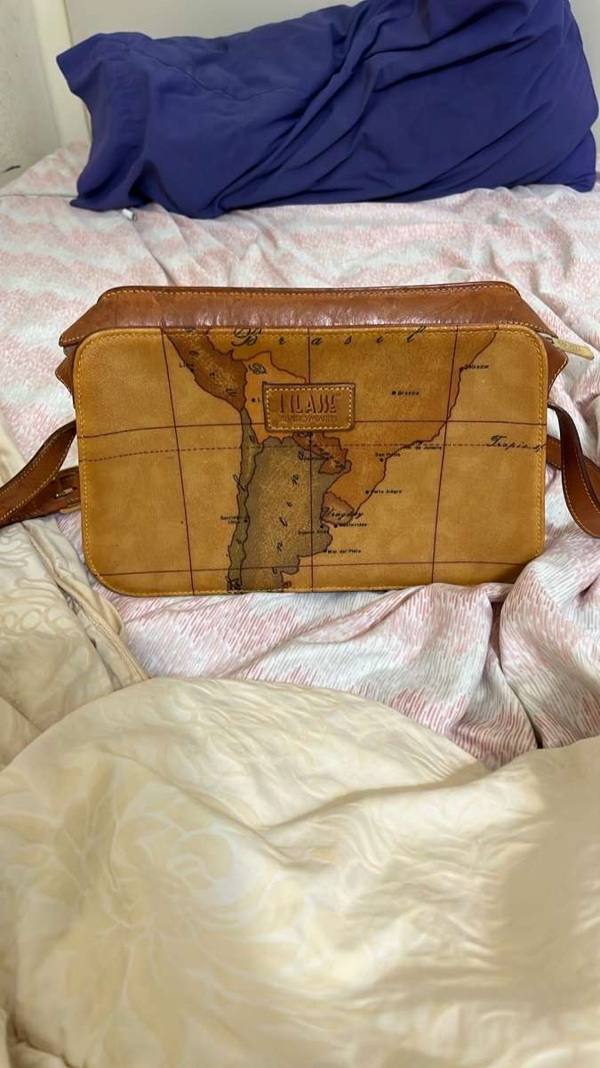 IYLASSE ALVIERO MARTINI Leather Handbag