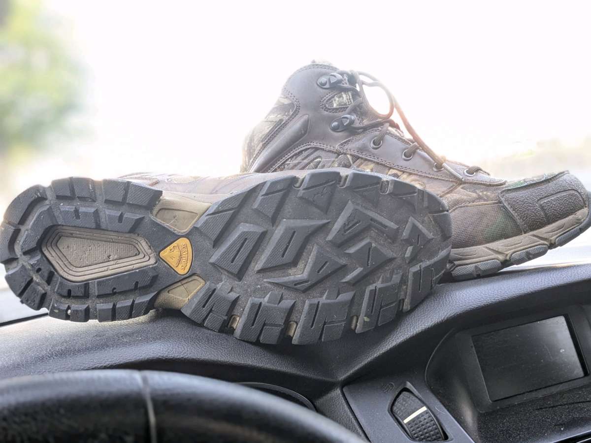 hiking bootsmens size 8