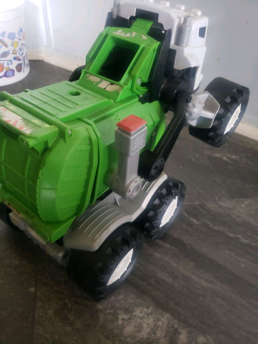 talking trash truck robot