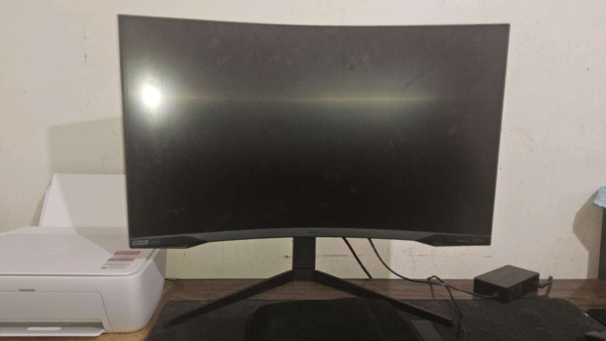 Samsung odyssey g7 32 240hz 1440p faker edition