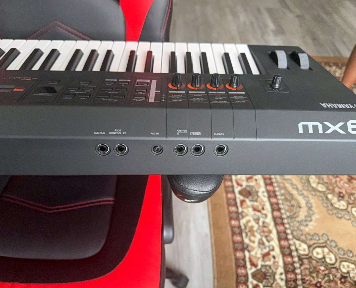 Yamaha mx61 with a bag