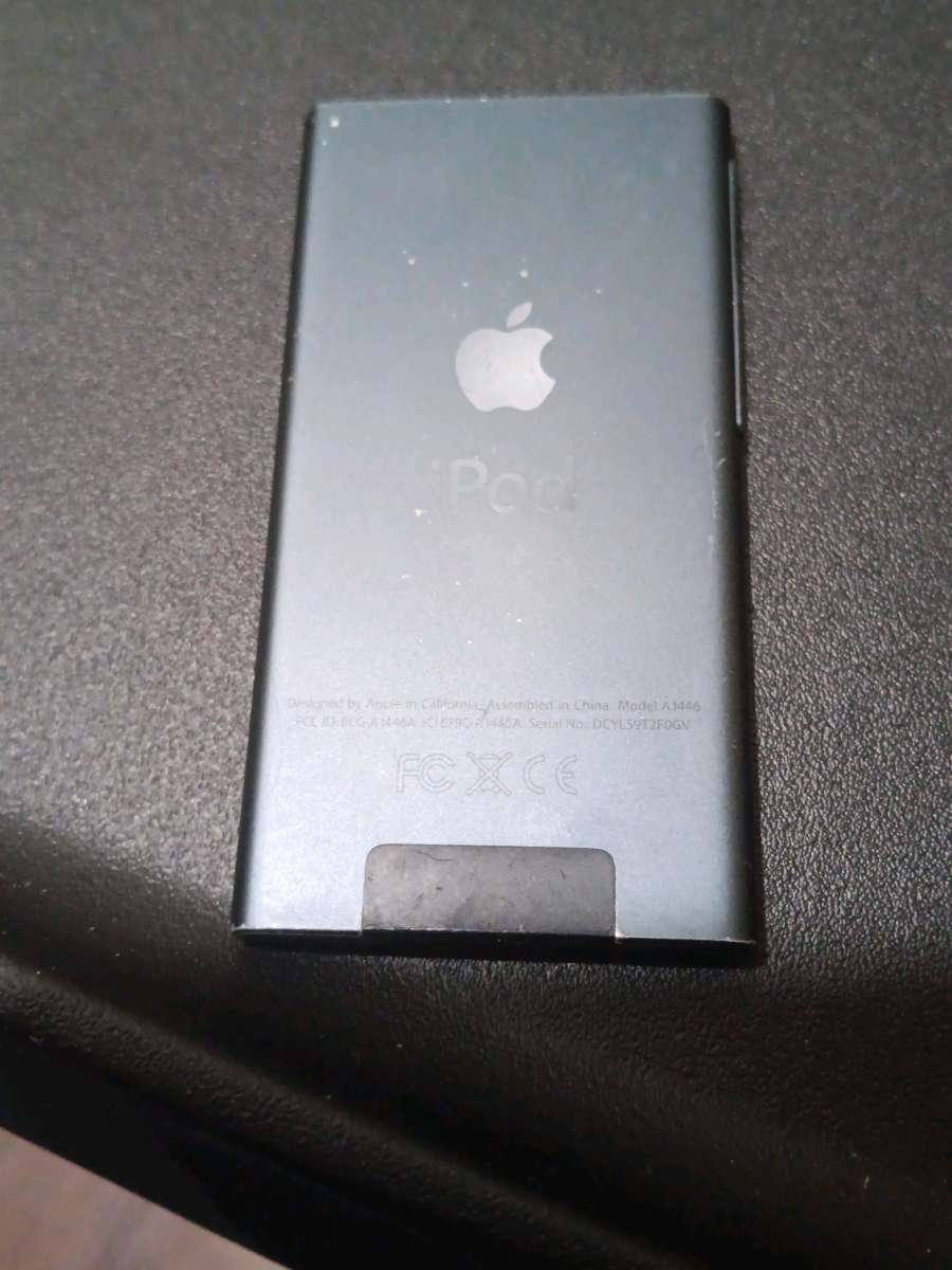 ipod modelo MD481LL color gris