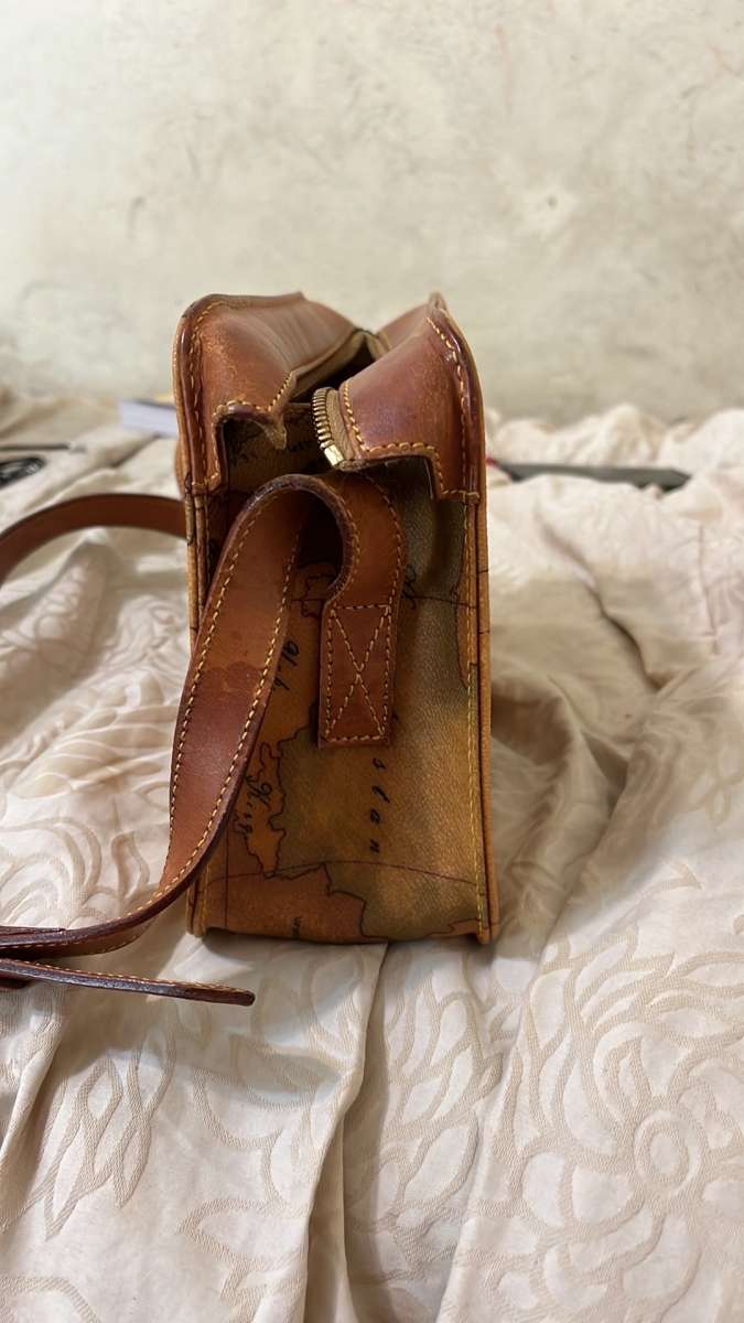 IYLASSE ALVIERO MARTINI Leather Handbag