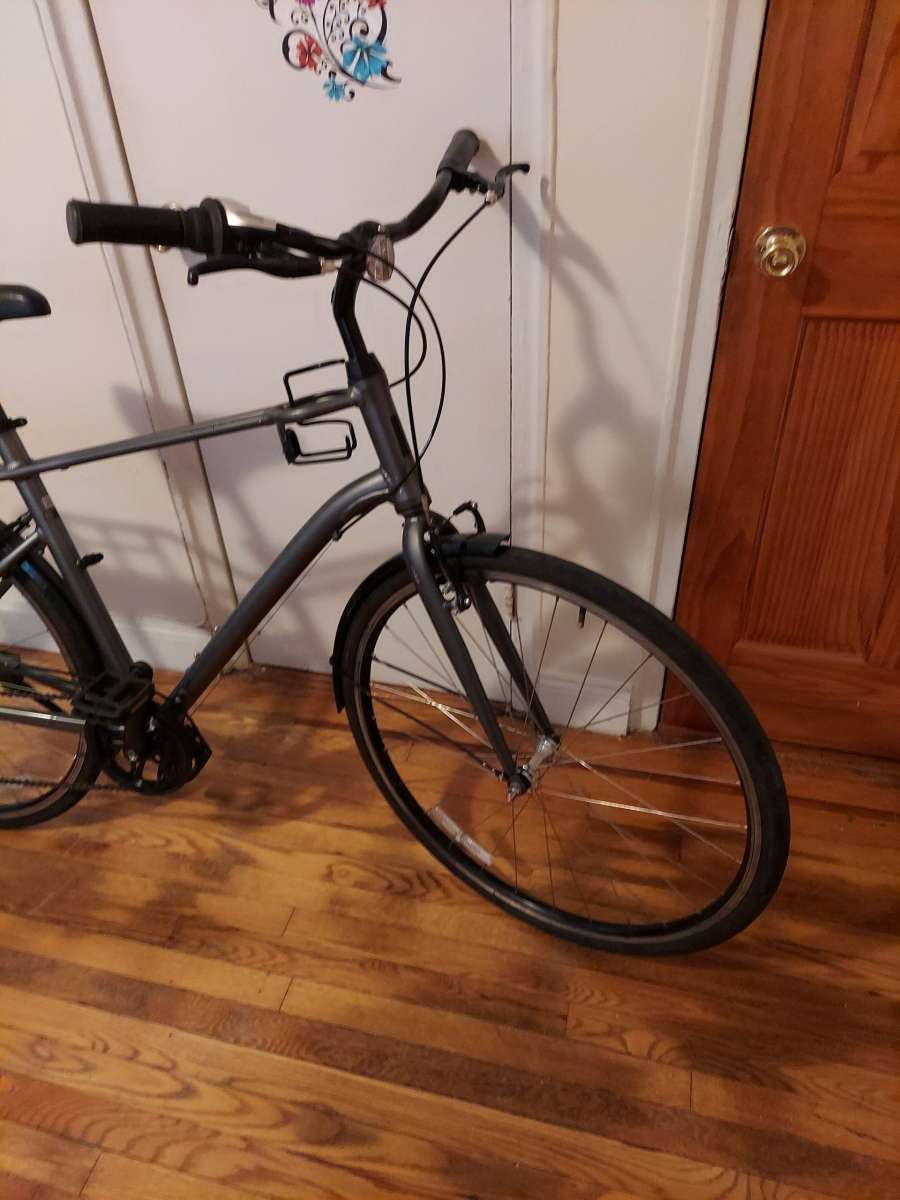 2024 MOMENTUM STREET  BICKE HANDCRAFTED 7 SPEED GREAT  WORKI