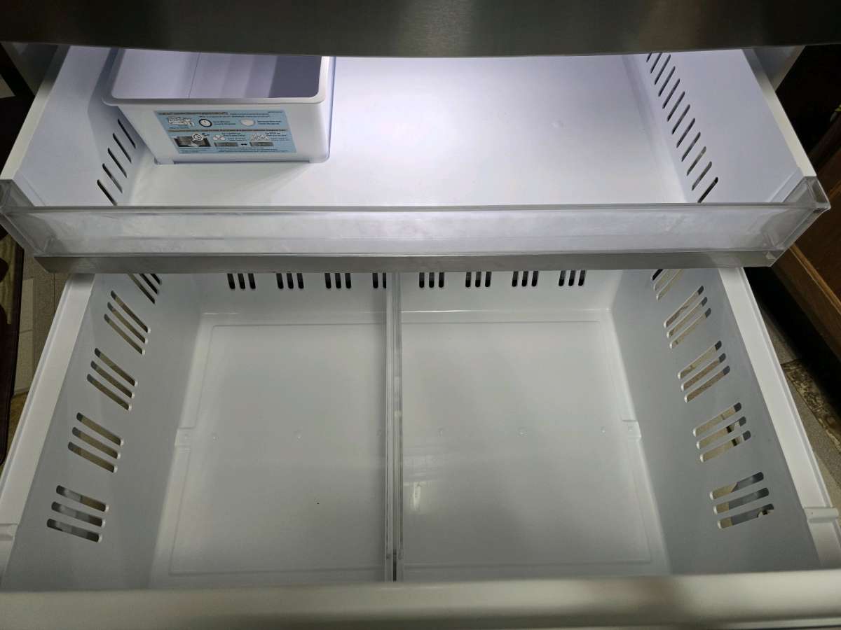 2021 LG Refrigerator  Like New Condition