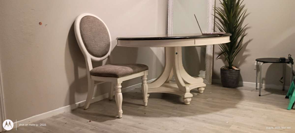 French Market dining table with 3vm chairs