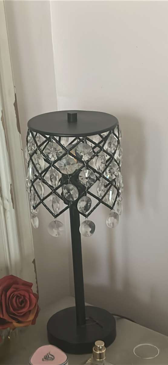 Elegant Crystal Beaded Table Lamp