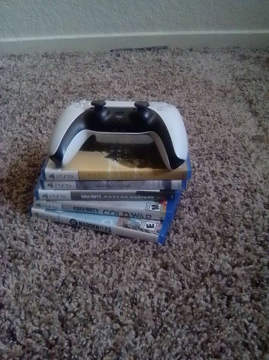 5 games for PS5  and one controller