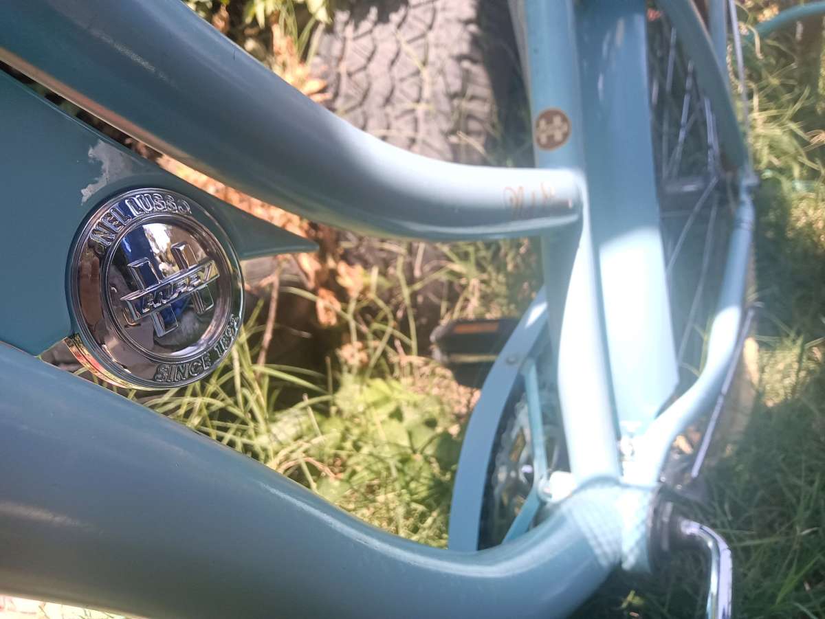 Huffy Nel Lusso Beach Cruiser 26 inch with basket and shelf