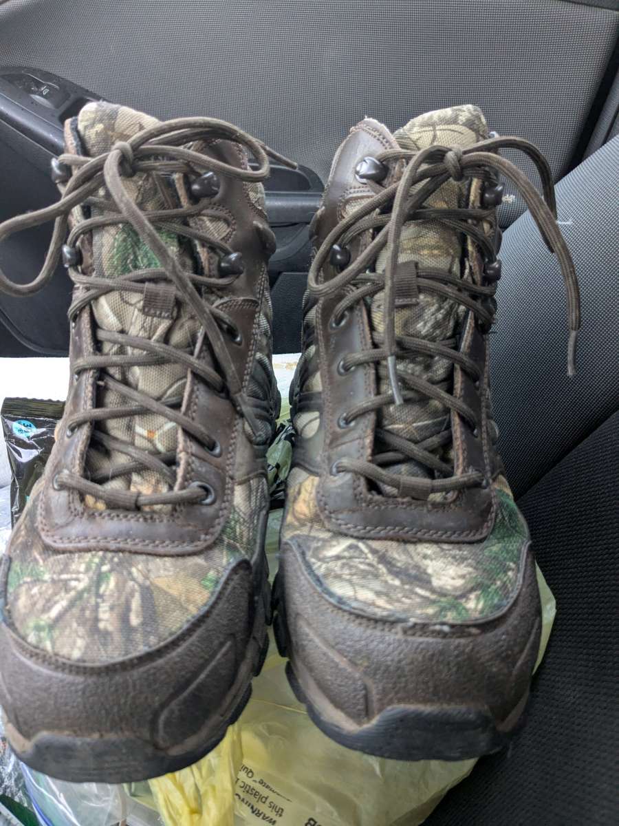 hiking bootsmens size 8