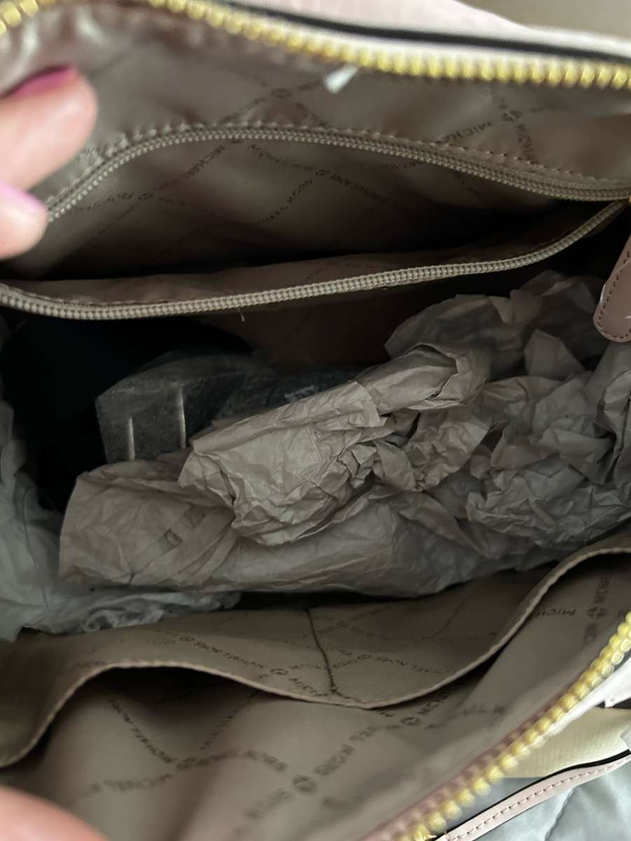 NEW MICHAEL KORS TRAVEL BAG  FOR SALE