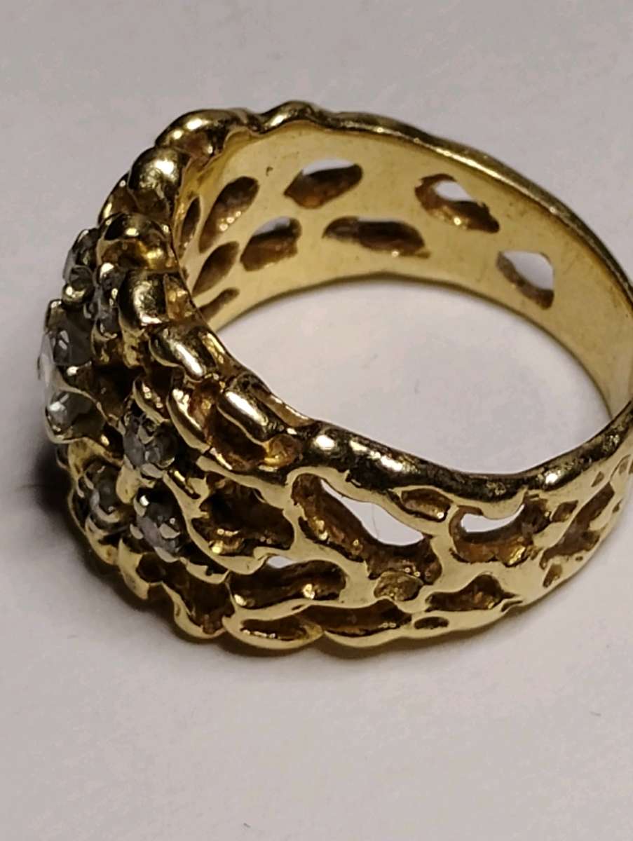 vintage 14k Gold Nugget Ring with 9 Brilliant White Diamonds
