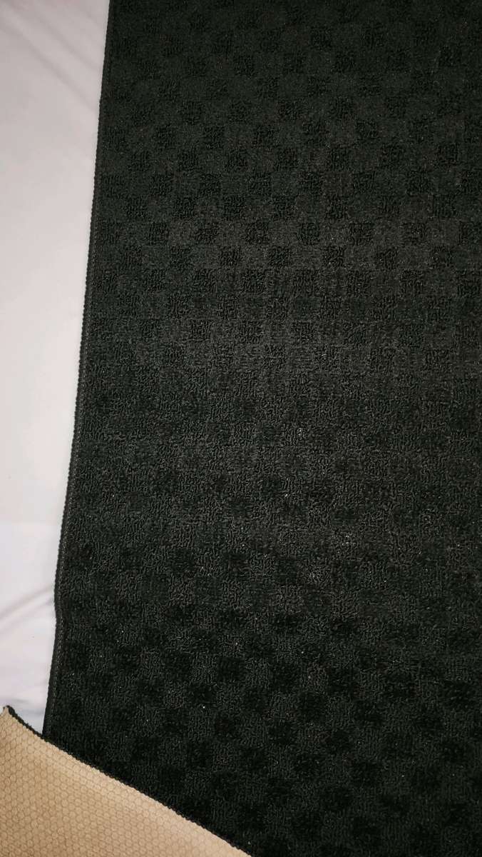 MEDALLION BLACK 2 FT X 8 FT RUNNER RUG