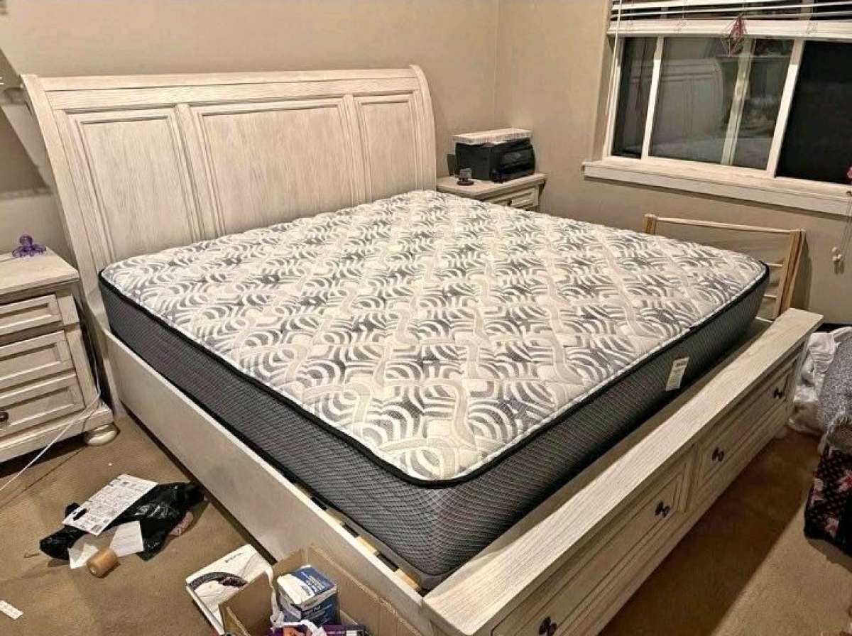 Ashley 7piece Bedroom set