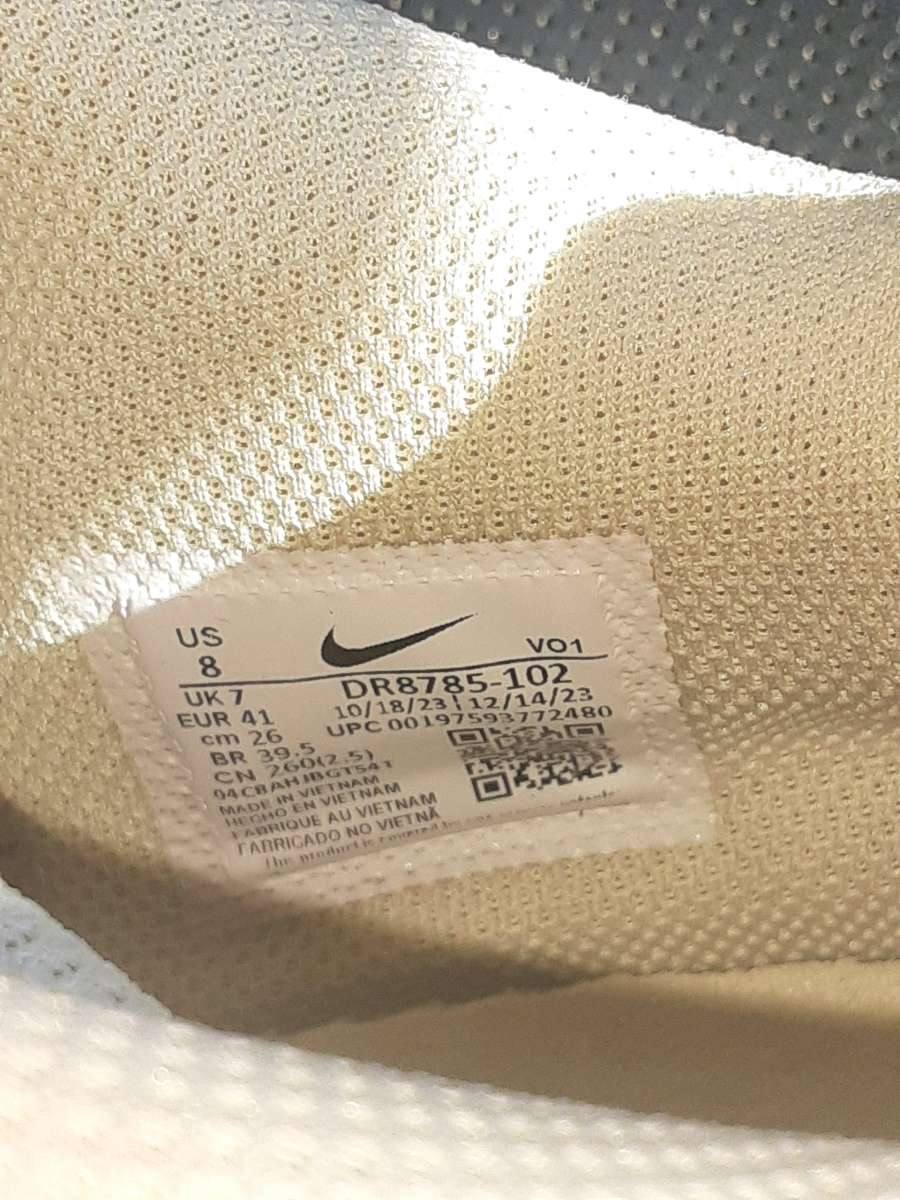 a pare of Nike for kid