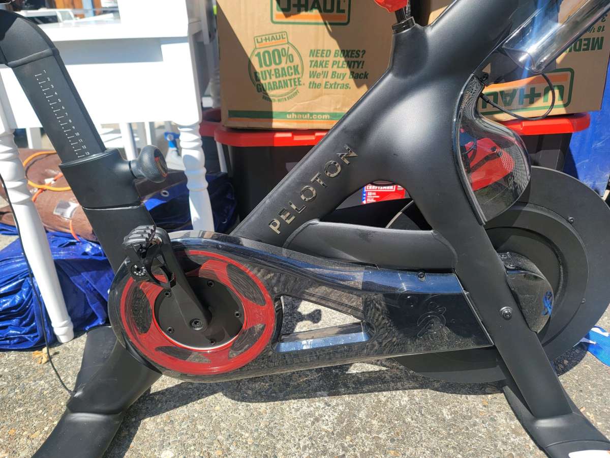 peloton stationary bike
