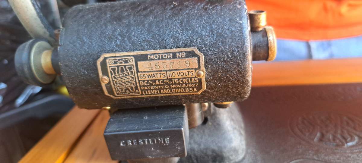 antique White Family Rotary sewing machine