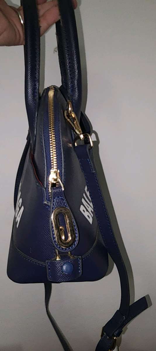 navey blue crossbody bag