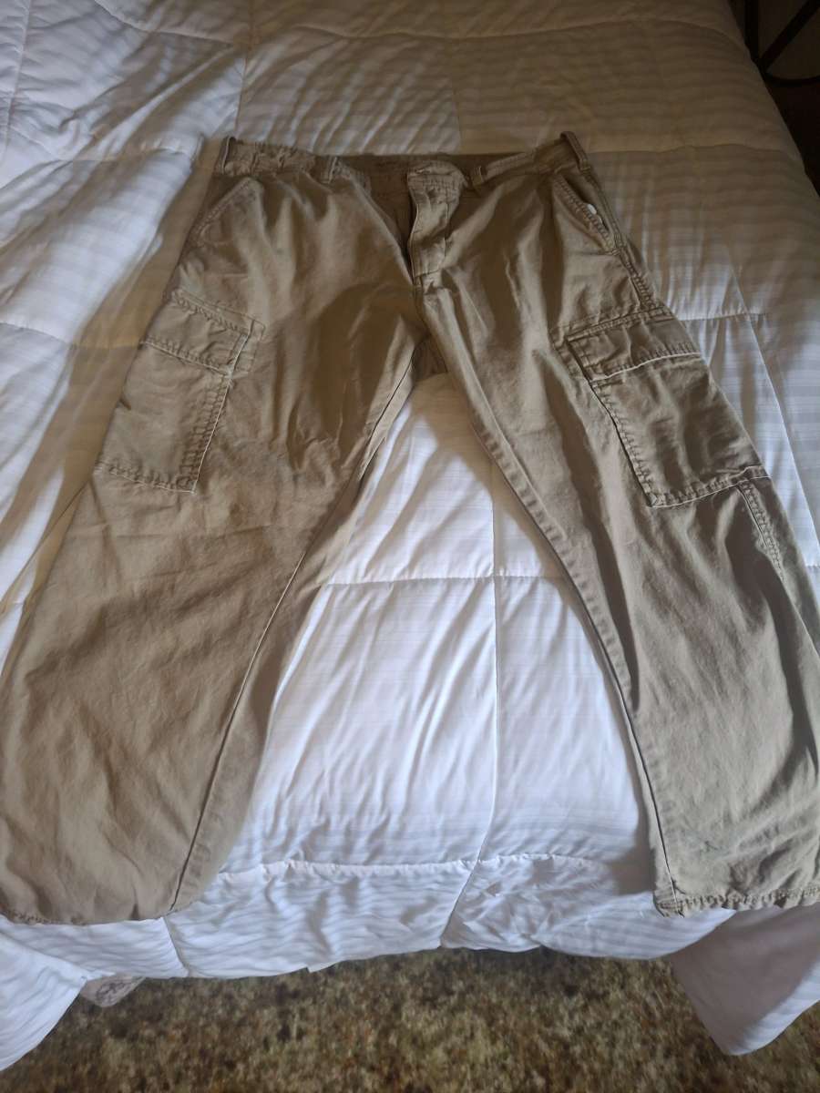 Old Navy Cargo pants 36x30