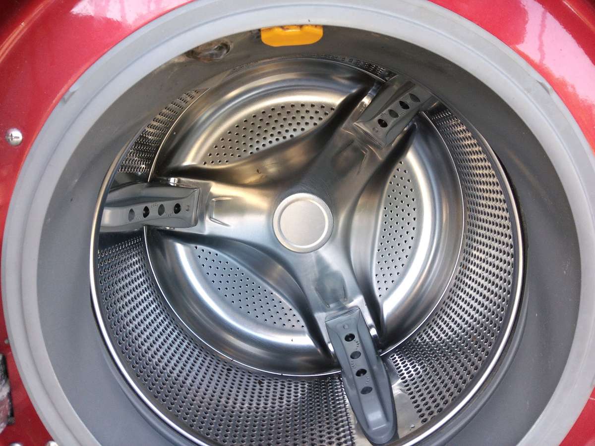 LG STACKABLE WASHER DRYER