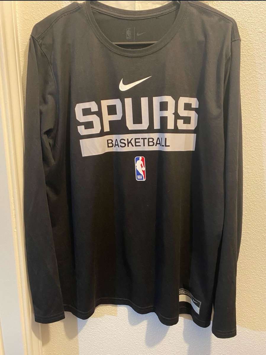Nike Spurs long sleeve