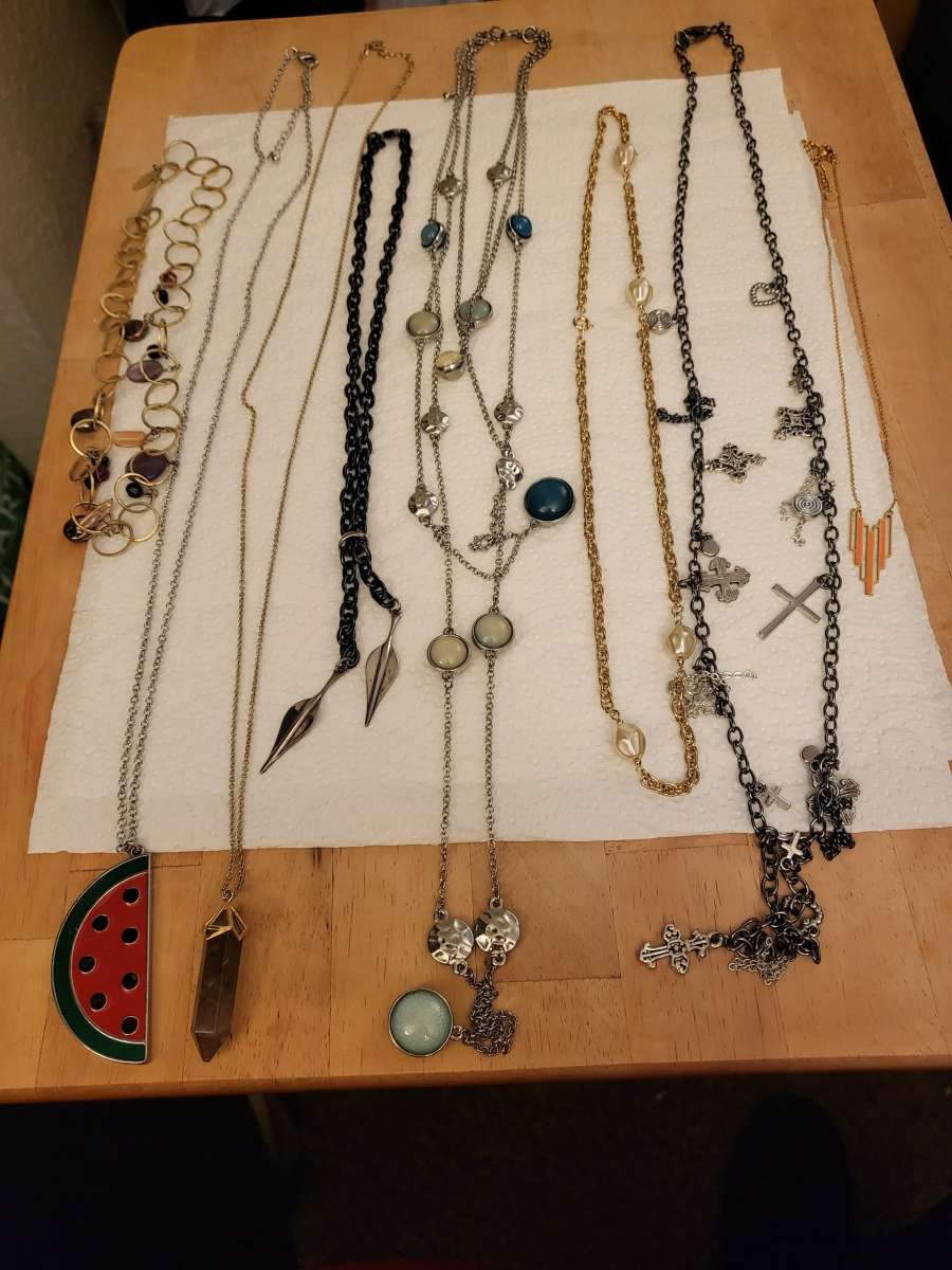 ASSORTED NECKLACES collection