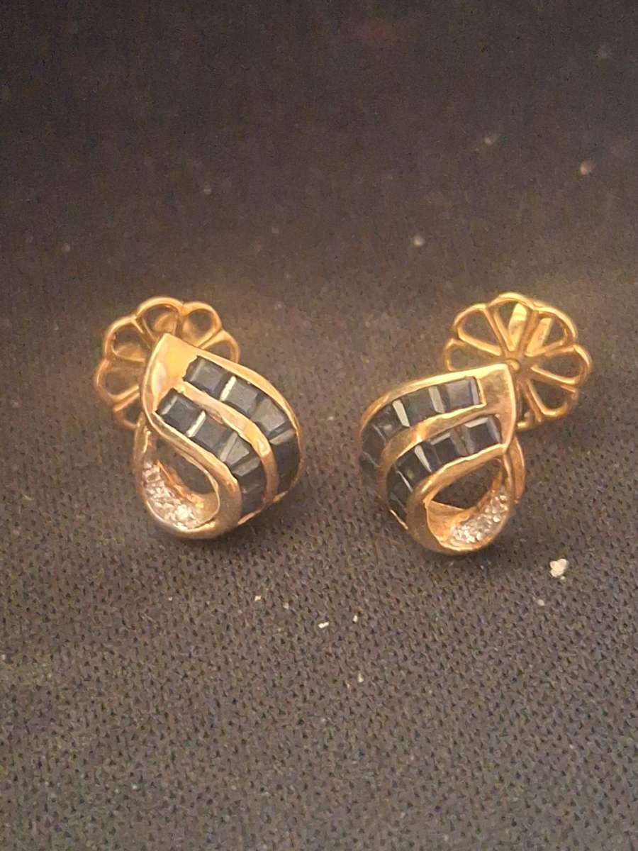 14 K earrings