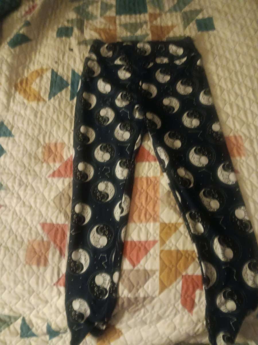 LuLaRoe leggings Yin Yang pattern on black background