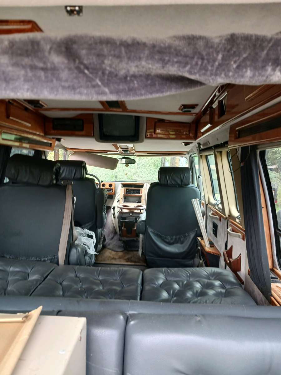 Chevy Sports Van G30