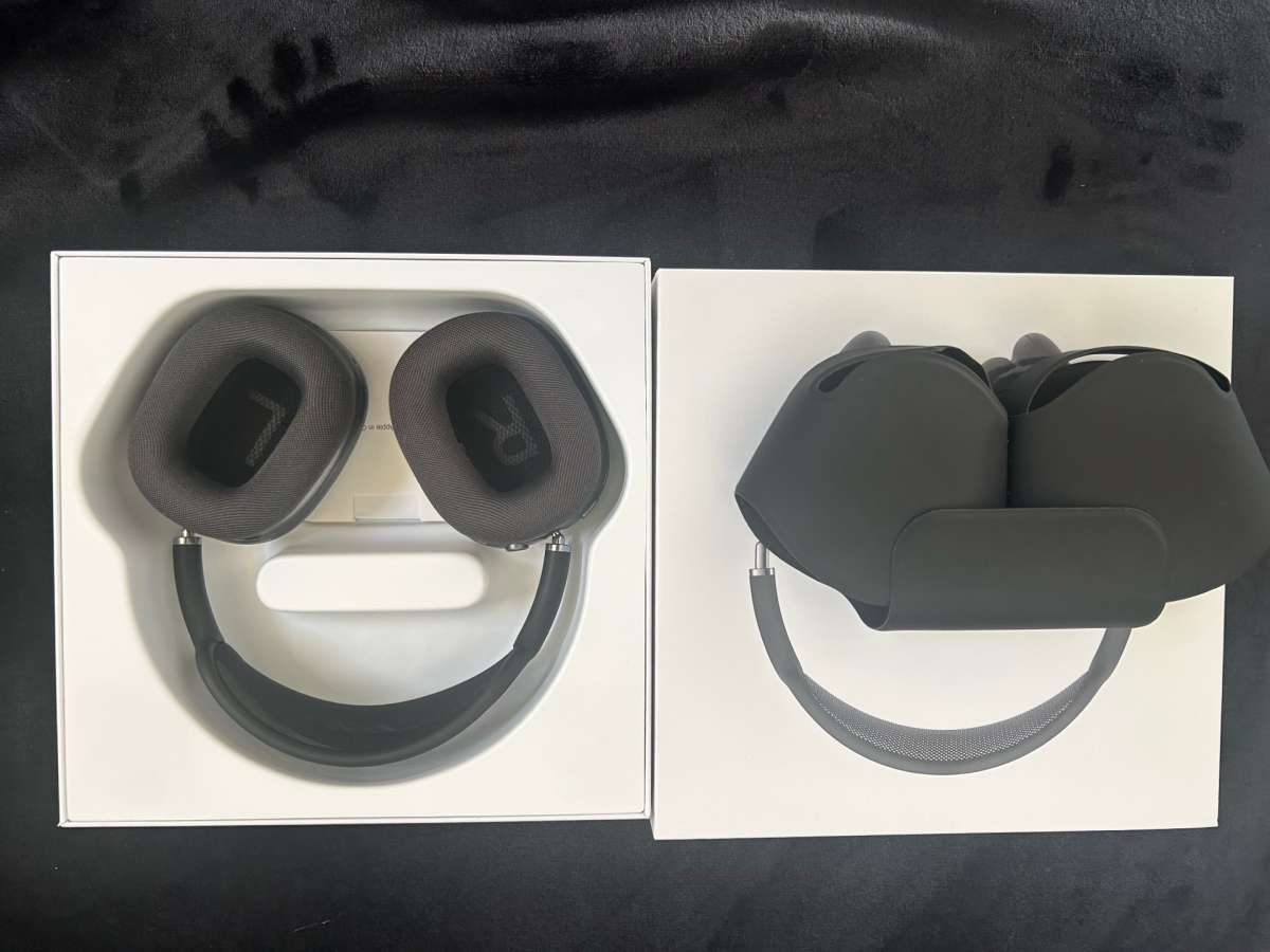 AirPods Maxes Collar black
