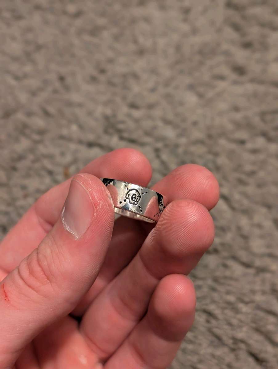 Gucci ring