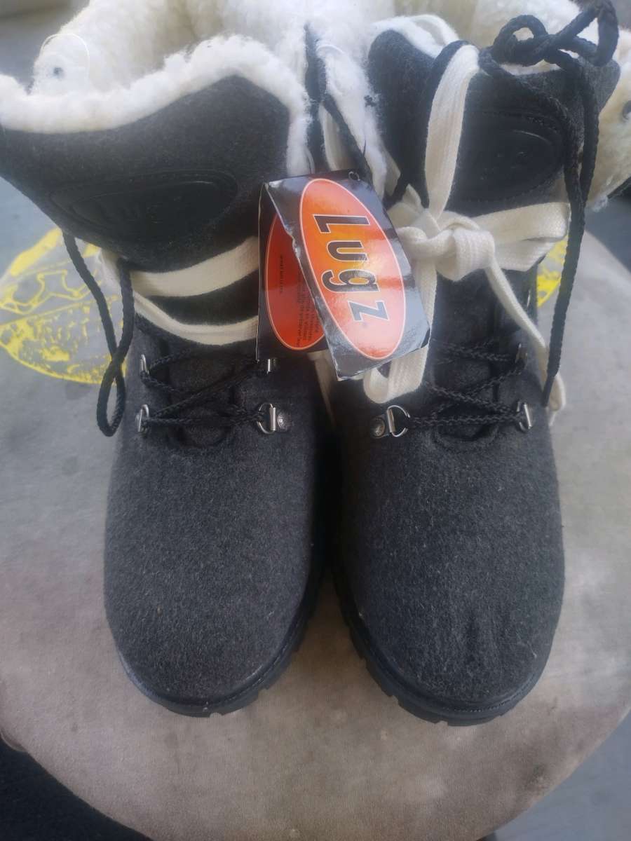 Lugz Womens Grotto Fleece Fashion Boot Size 9