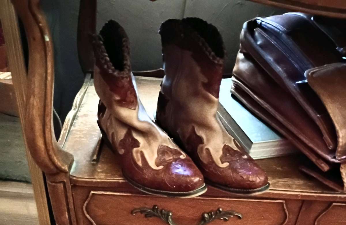 womens SIZE8 ROPER ANKLE BOOTS