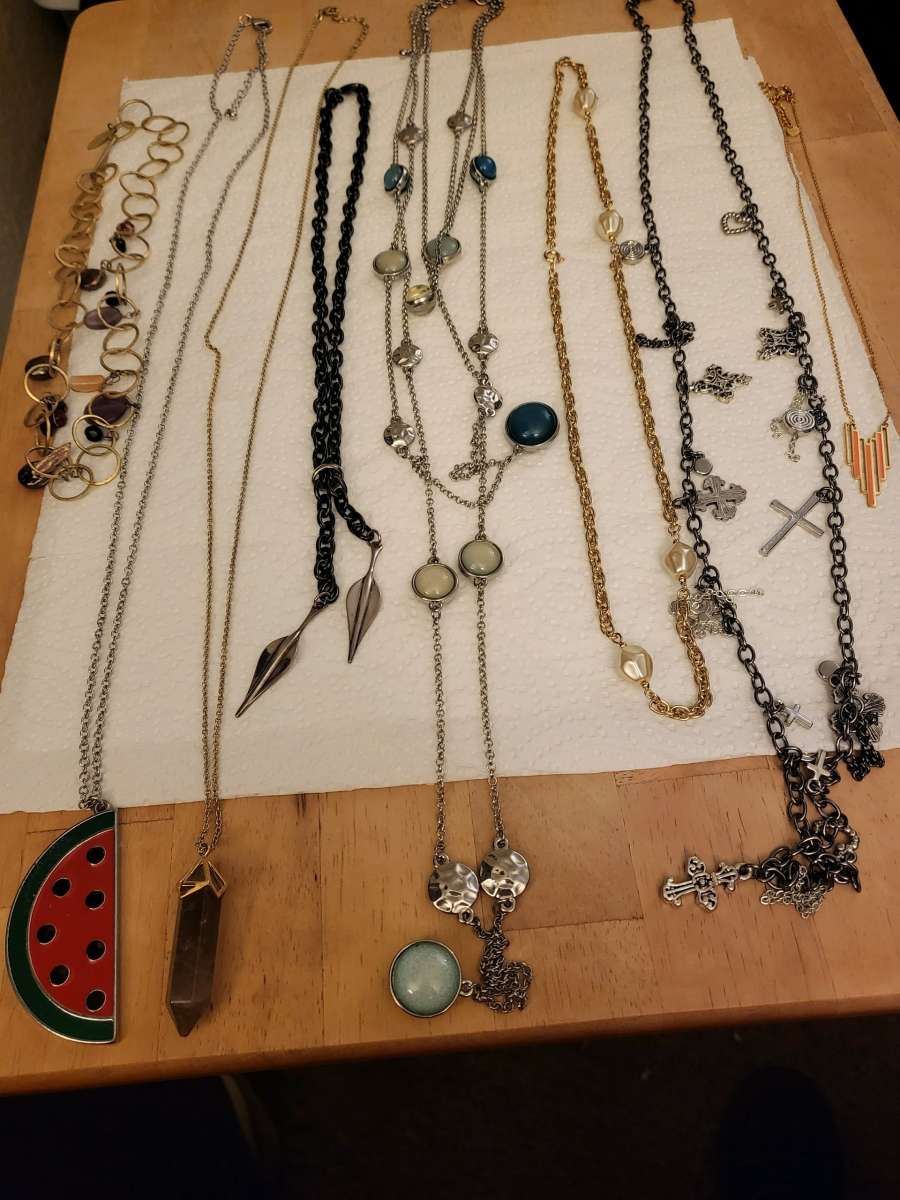 ASSORTED NECKLACES collection
