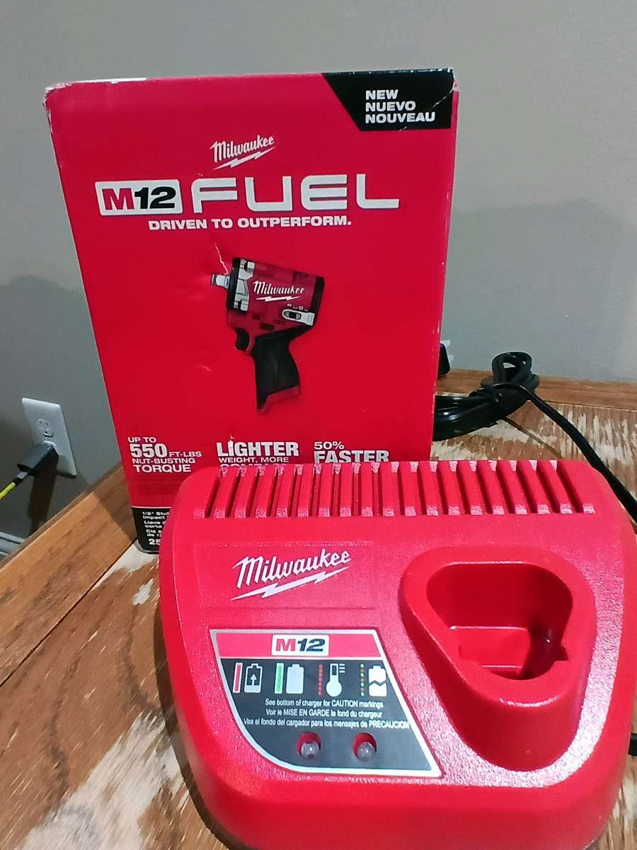 Milwaukee M12 half inch snubby compact impact and charger