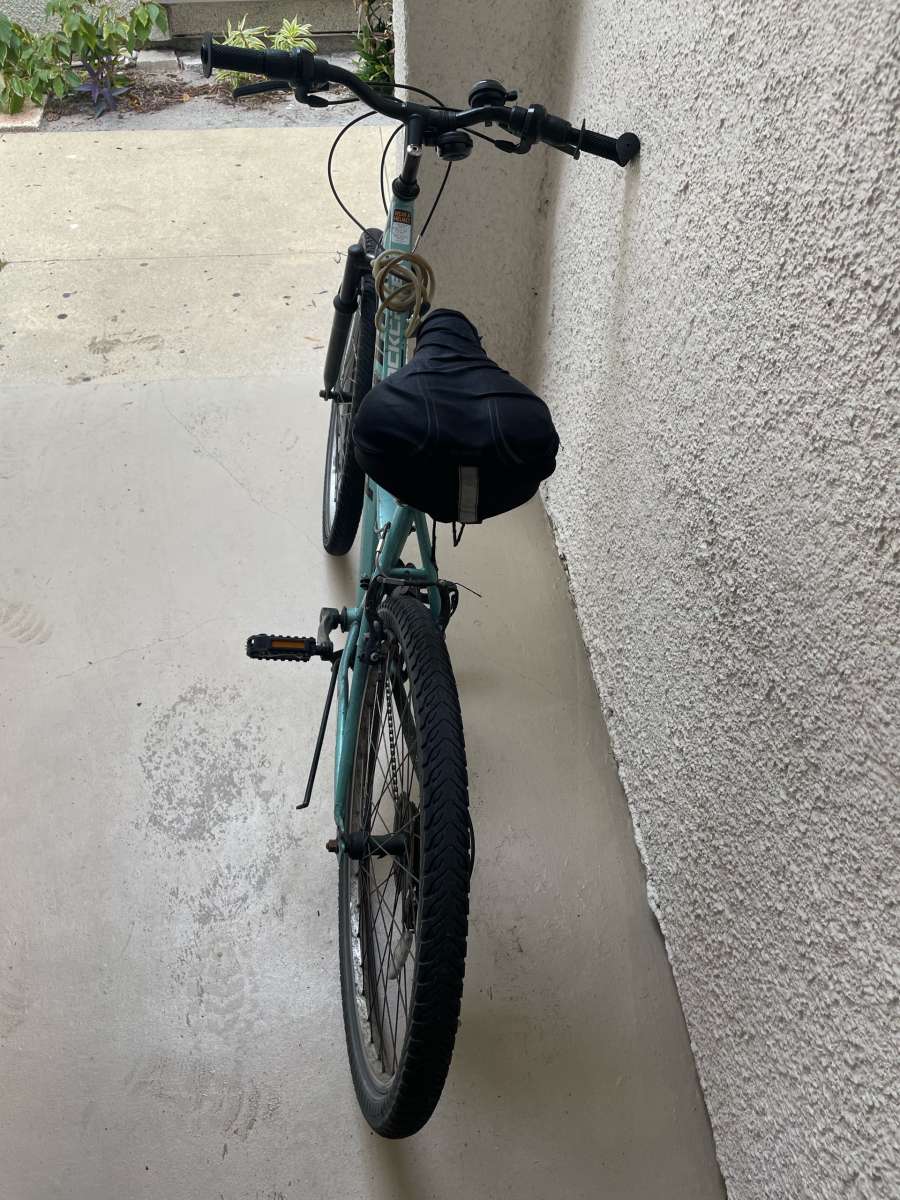 The Huffy Rock Creek 26inch Mountain Bike mint