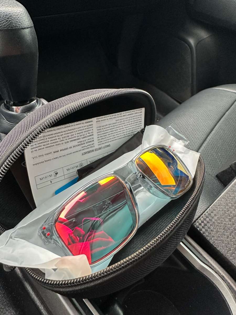 2 Oakleys Holbrook Sunglasses new