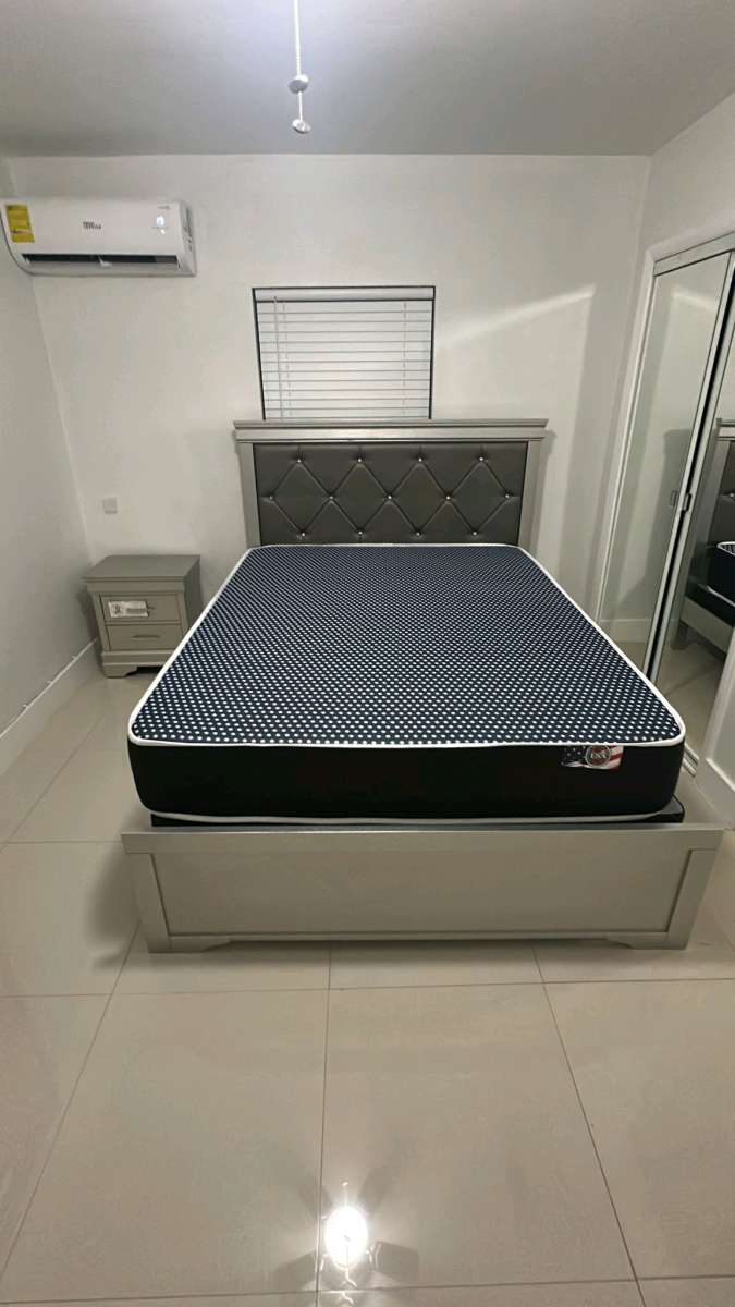 Set de cuarto matrimonial size Queen