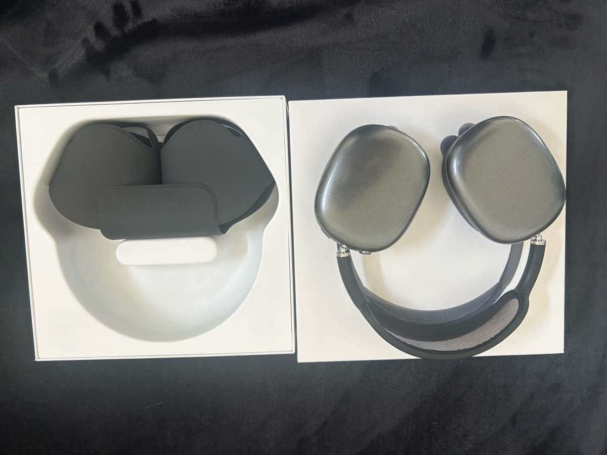 AirPods Maxes Collar black
