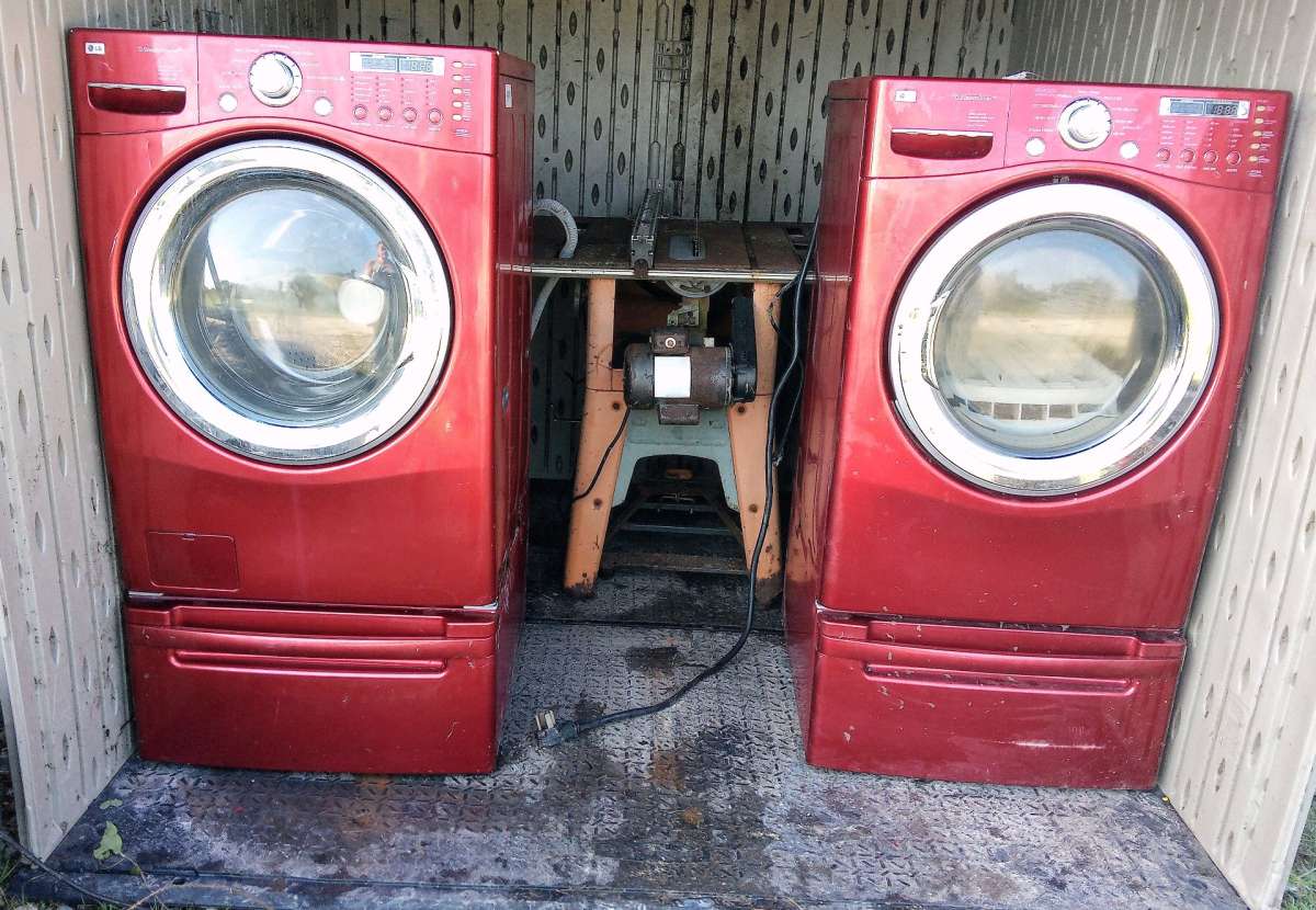 LG STACKABLE WASHER DRYER